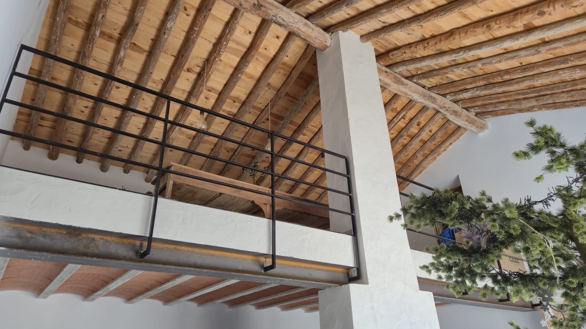 B&B te koop in Almansa: Unieke Off-grid Finca met Toeristische Licentie