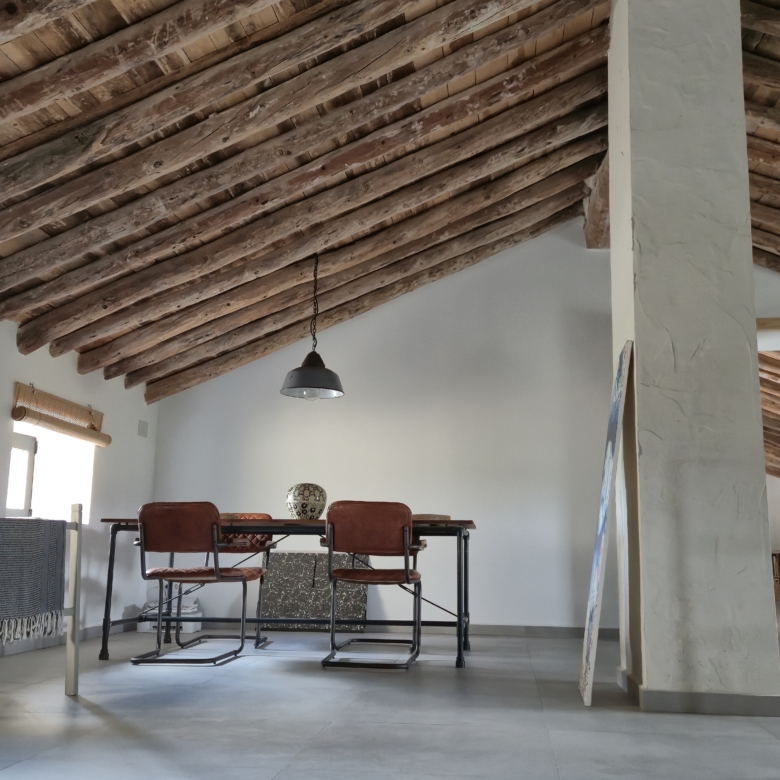 B&B te koop in Almansa: Unieke Off-grid Finca met Toeristische Licentie