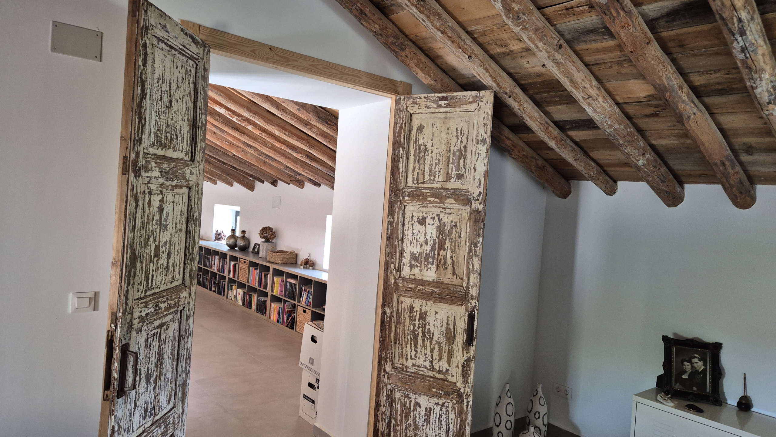 B&B te koop in Almansa: Unieke Off-grid Finca met Toeristische Licentie