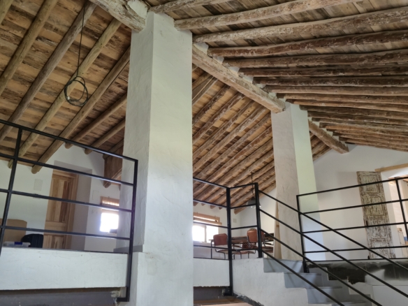 B&B te koop in Almansa: Unieke Off-grid Finca met Toeristische Licentie