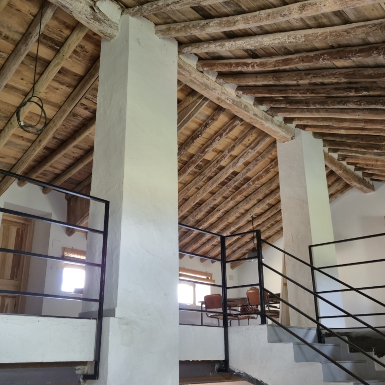 B&B te koop in Almansa: Unieke Off-grid Finca met Toeristische Licentie