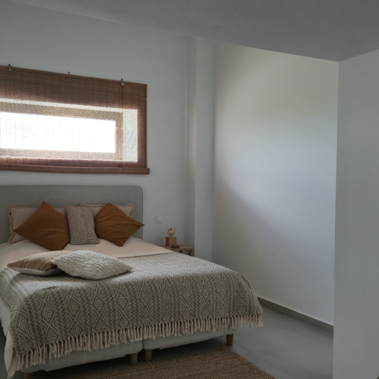 B&B te koop in Almansa: Unieke Off-grid Finca met Toeristische Licentie