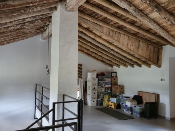 B&B te koop in Almansa: Unieke Off-grid Finca met Toeristische Licentie