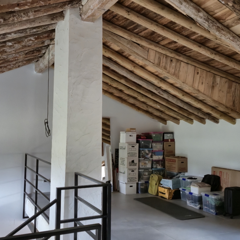 B&B te koop in Almansa: Unieke Off-grid Finca met Toeristische Licentie