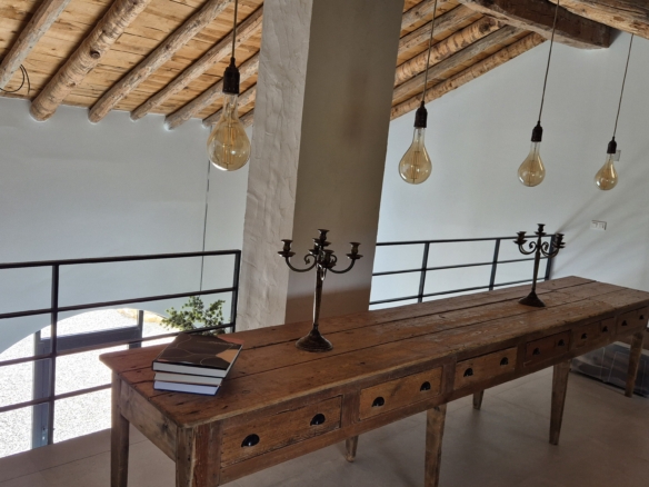 B&B te koop in Almansa: Unieke Off-grid Finca met Toeristische Licentie