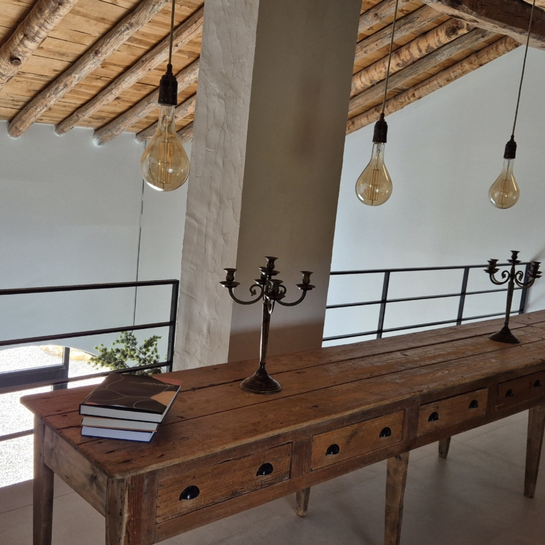 B&B te koop in Almansa: Unieke Off-grid Finca met Toeristische Licentie