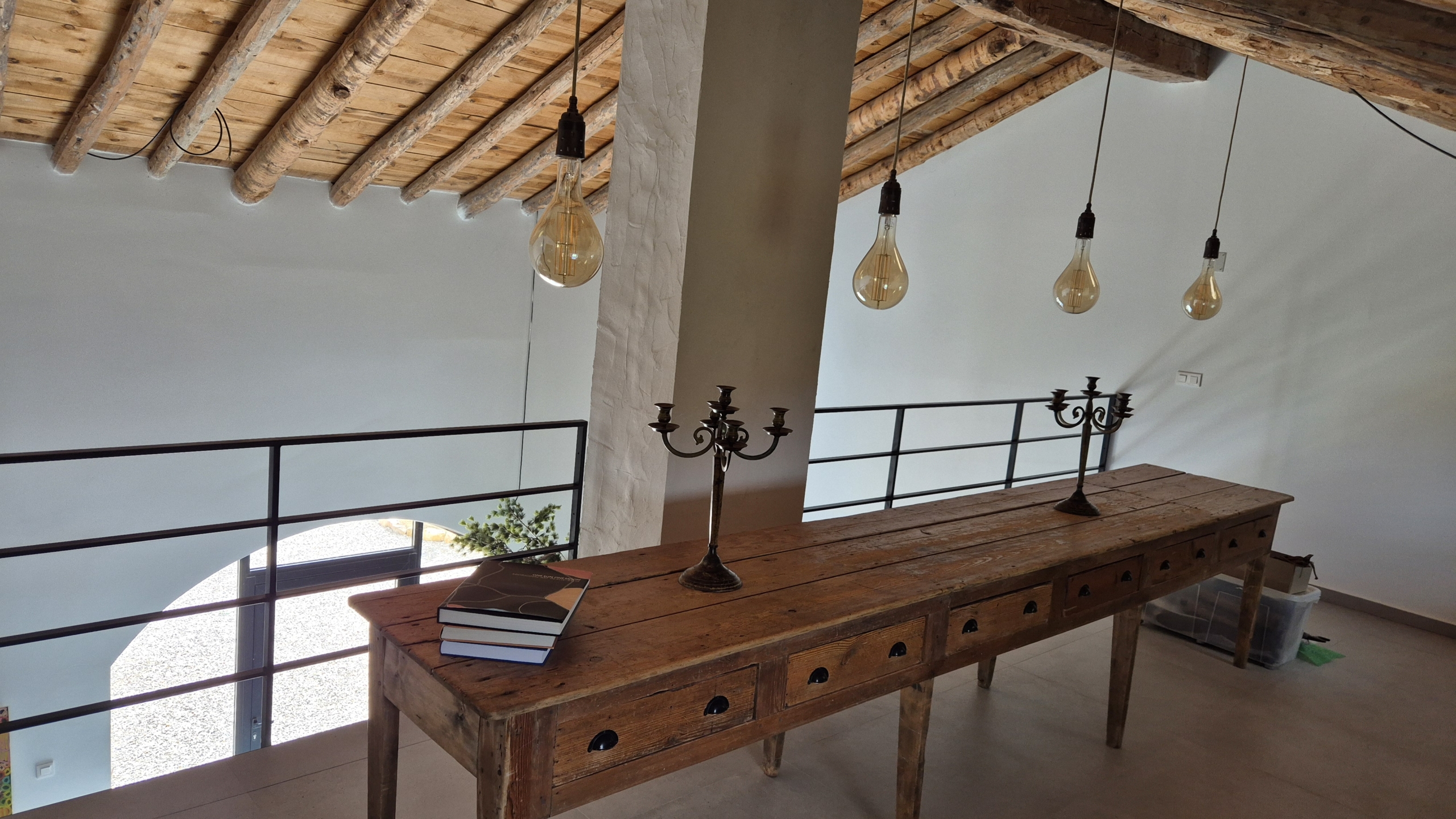 B&B te koop in Almansa: Unieke Off-grid Finca met Toeristische Licentie