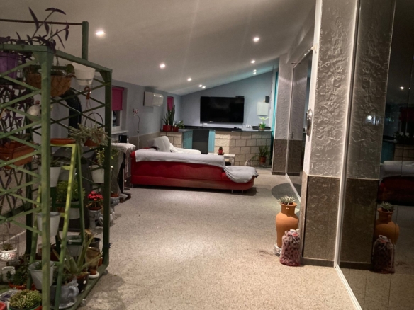 Unieke luxe villa met gastenverblijf en privézwembad te koop in Hondón de los Frailes