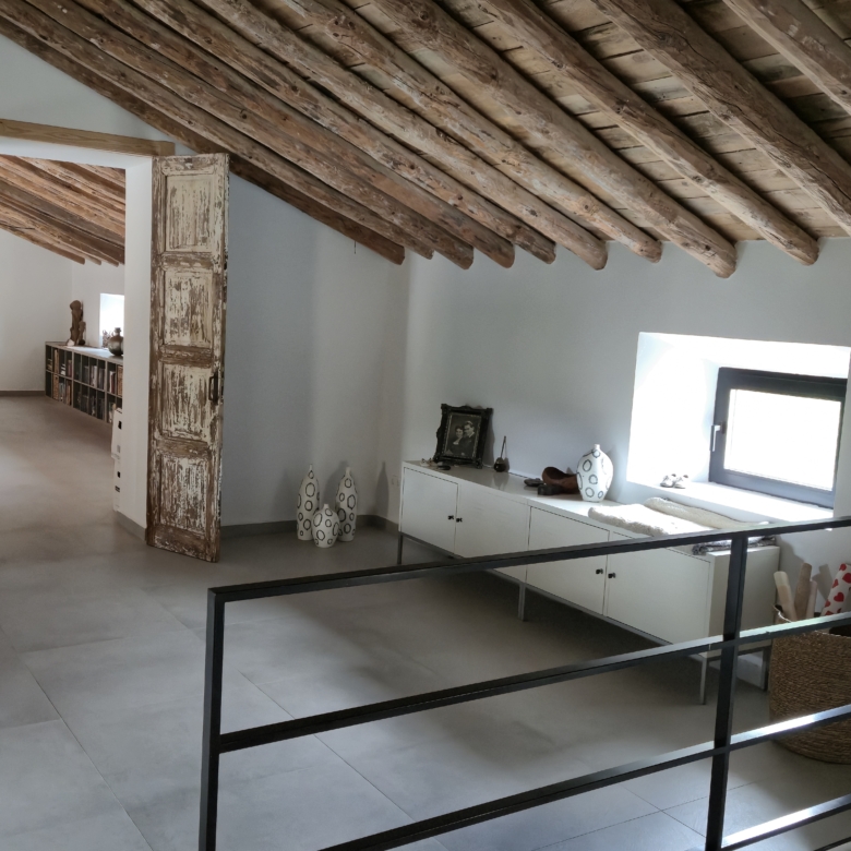 B&B te koop in Almansa: Unieke Off-grid Finca met Toeristische Licentie