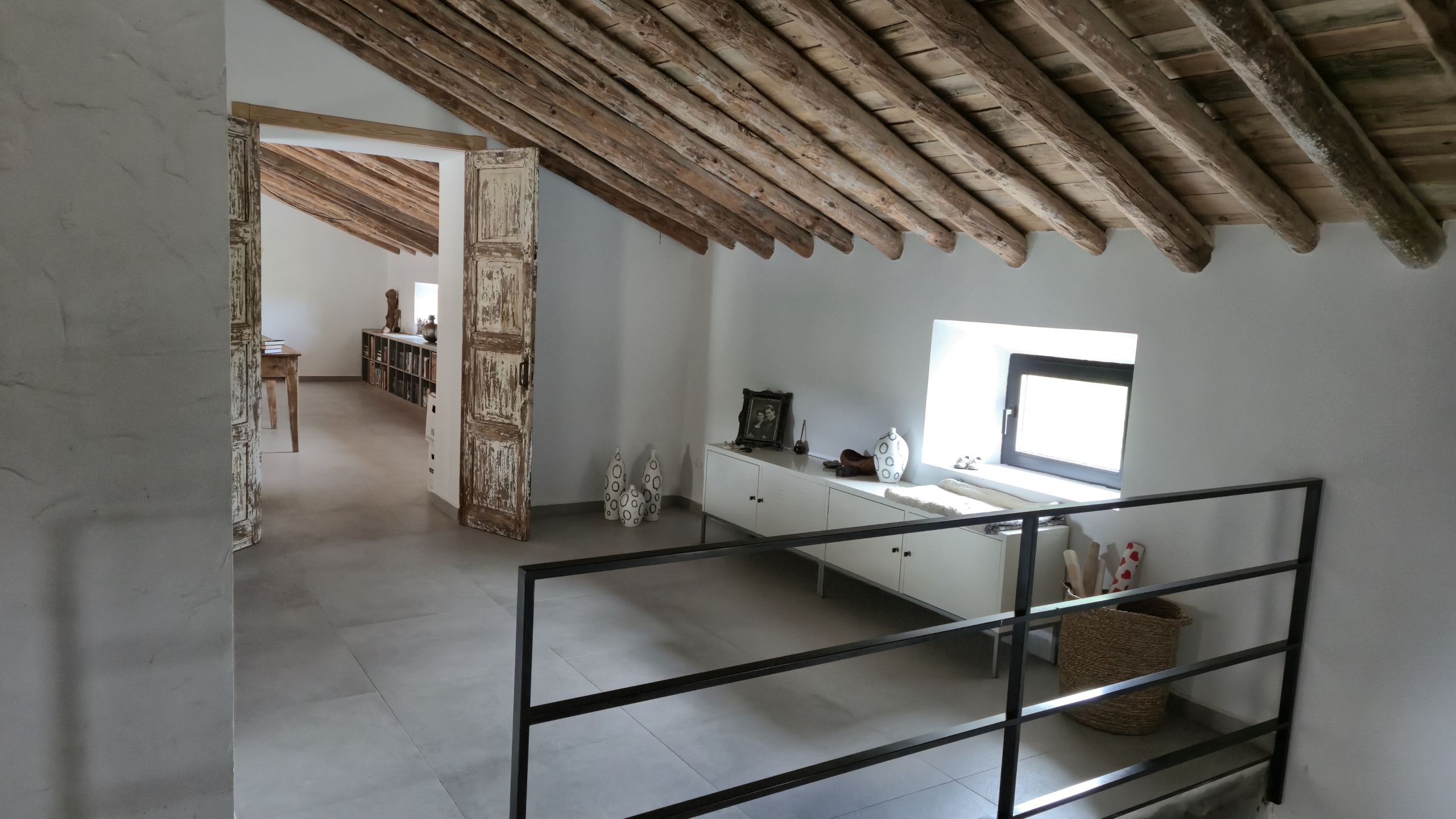 B&B te koop in Almansa: Unieke Off-grid Finca met Toeristische Licentie
