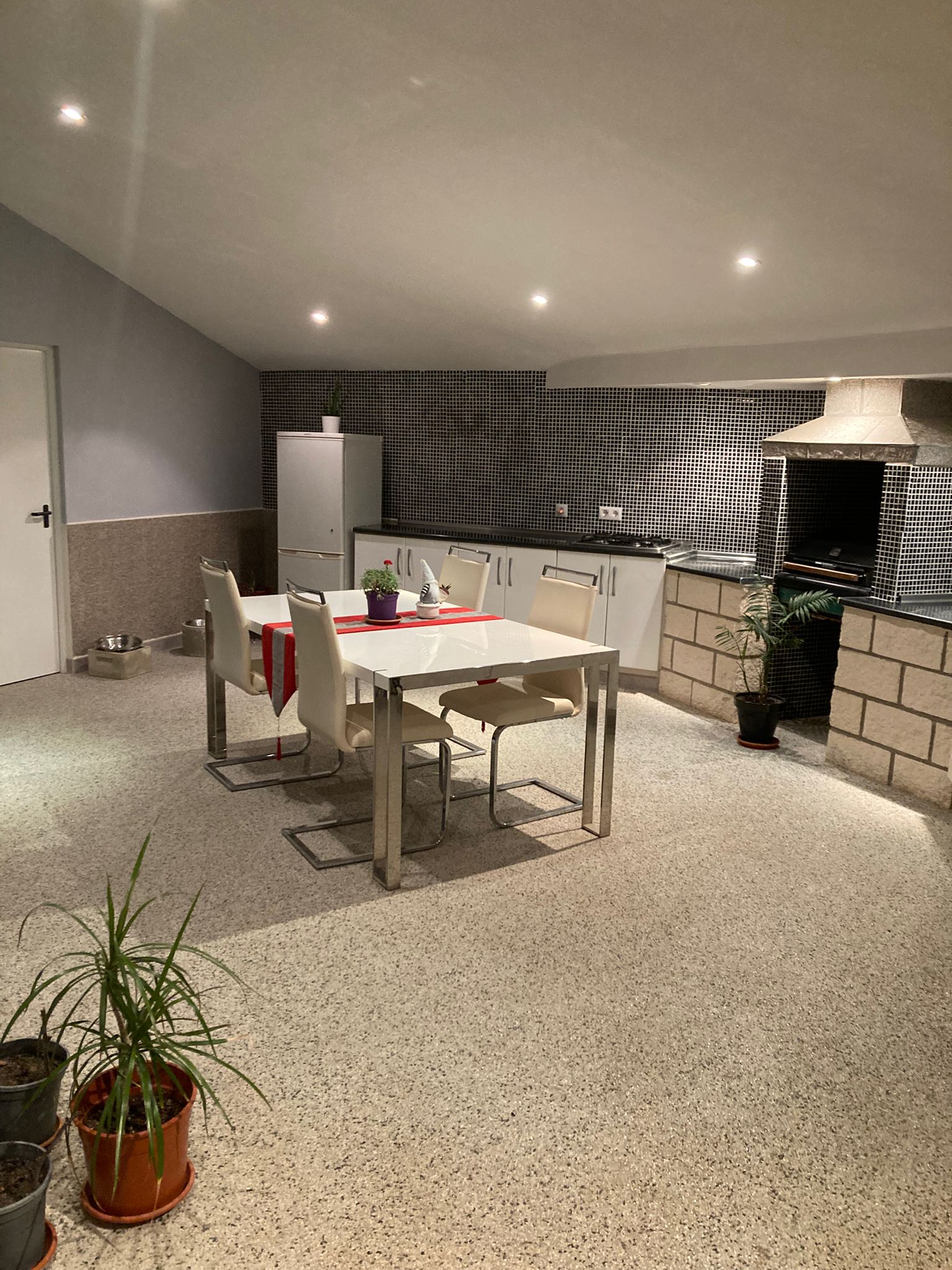 Unieke luxe villa met gastenverblijf en privézwembad te koop in Hondón de los Frailes