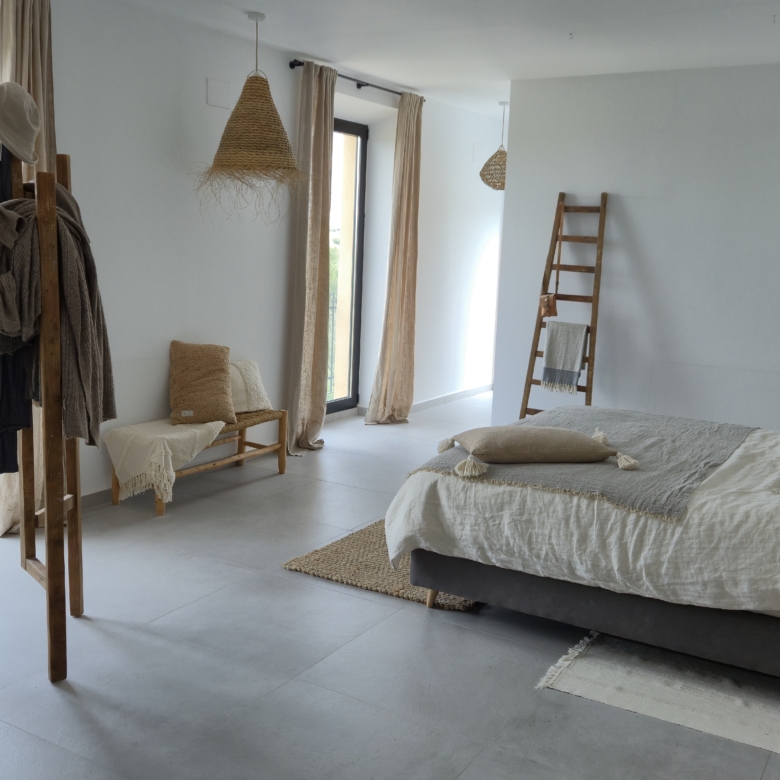 B&B te koop in Almansa: Unieke Off-grid Finca met Toeristische Licentie