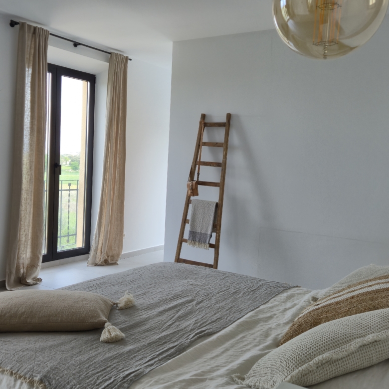 B&B te koop in Almansa: Unieke Off-grid Finca met Toeristische Licentie