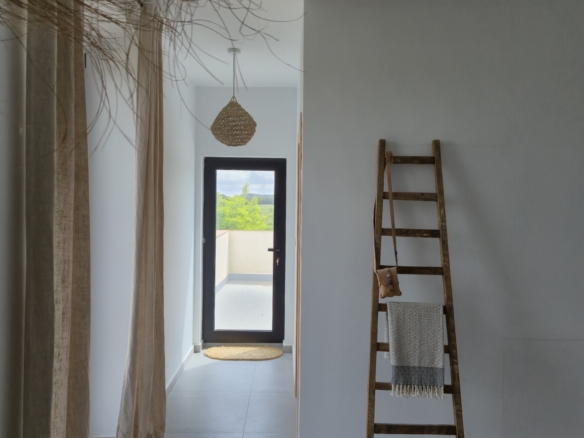 B&B te koop in Almansa: Unieke Off-grid Finca met Toeristische Licentie