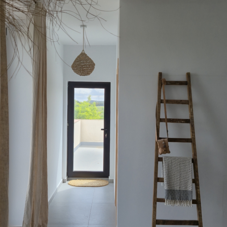 B&B te koop in Almansa: Unieke Off-grid Finca met Toeristische Licentie