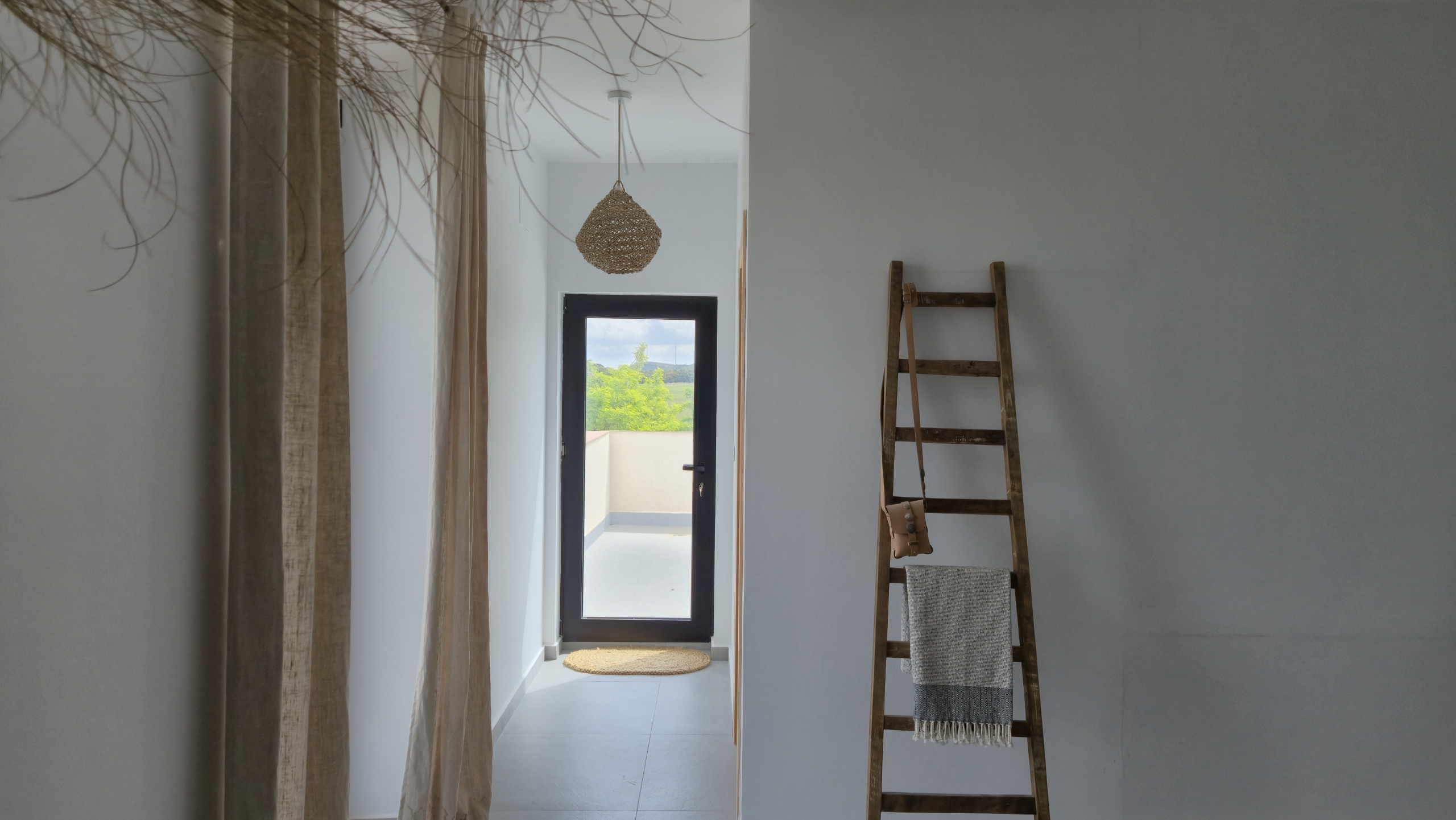 B&B te koop in Almansa: Unieke Off-grid Finca met Toeristische Licentie