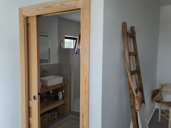 B&B te koop in Almansa: Unieke Off-grid Finca met Toeristische Licentie