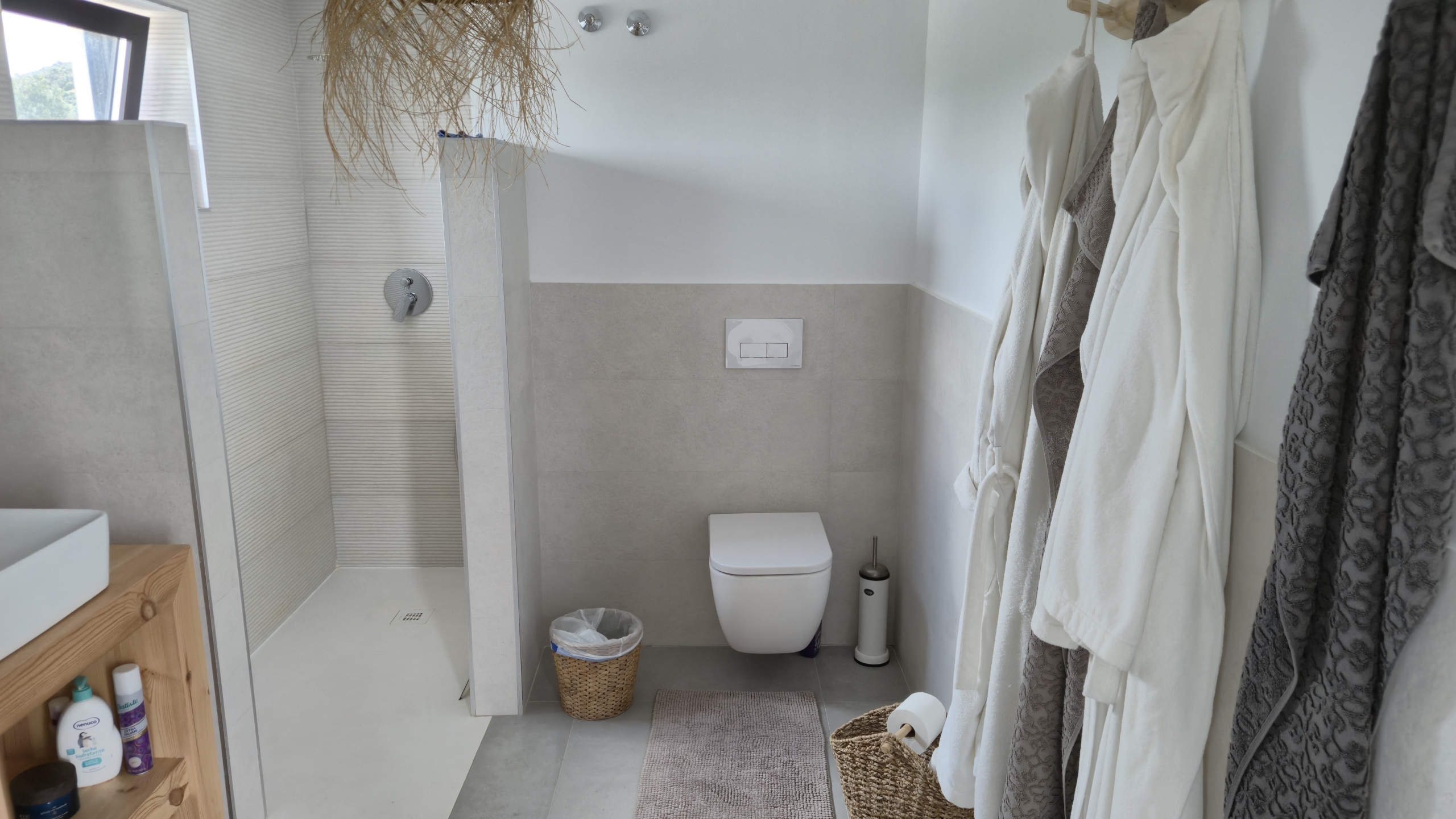 B&B te koop in Almansa: Unieke Off-grid Finca met Toeristische Licentie