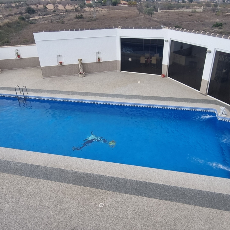 Unieke luxe villa met gastenverblijf en privézwembad te koop in Hondón de los Frailes