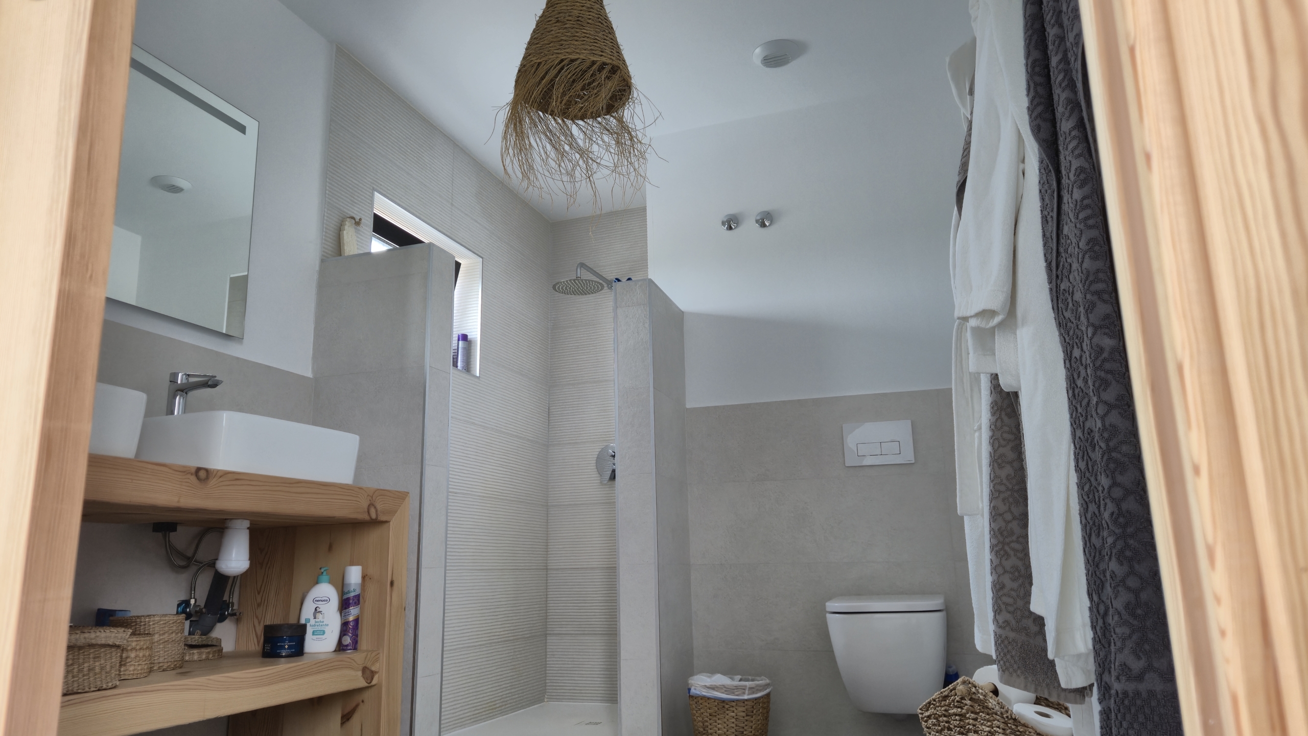 B&B te koop in Almansa: Unieke Off-grid Finca met Toeristische Licentie