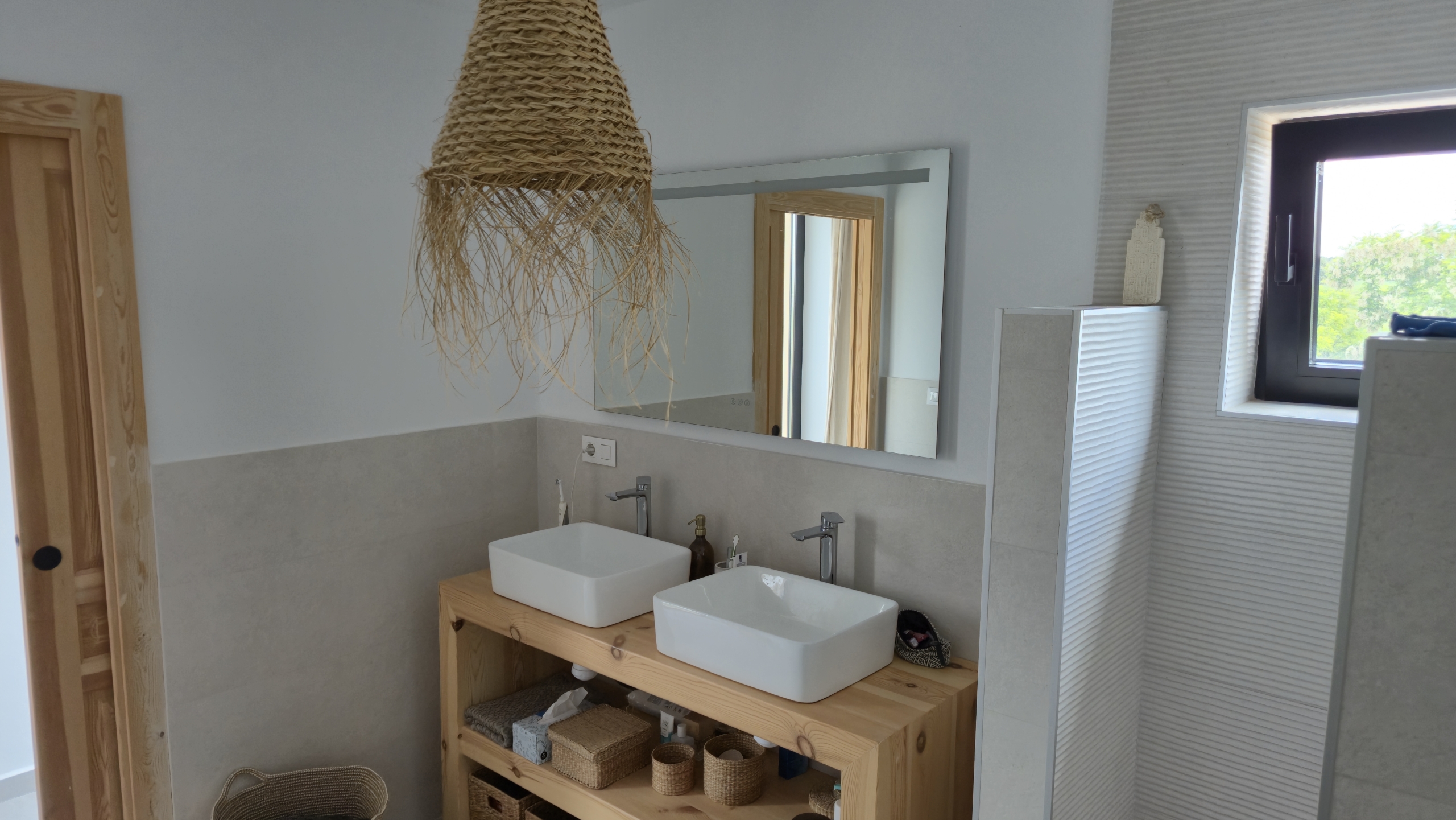 B&B te koop in Almansa: Unieke Off-grid Finca met Toeristische Licentie