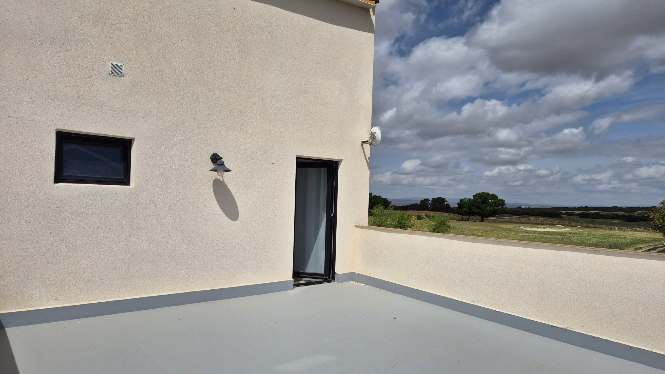 B&B te koop in Almansa: Unieke Off-grid Finca met Toeristische Licentie