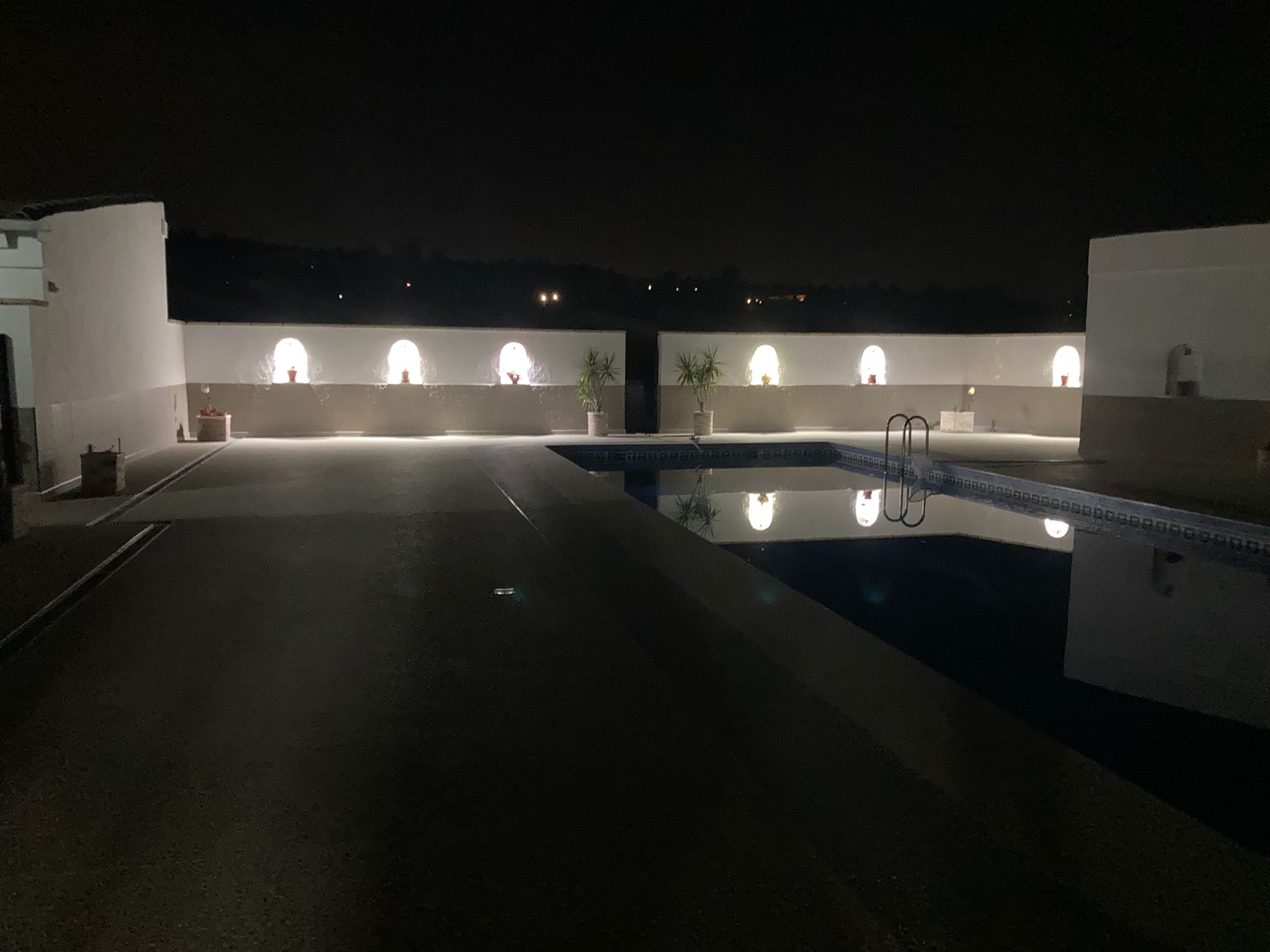 Unieke luxe villa met gastenverblijf en privézwembad te koop in Hondón de los Frailes