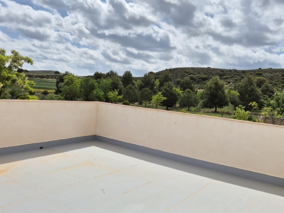B&B te koop in Almansa: Unieke Off-grid Finca met Toeristische Licentie