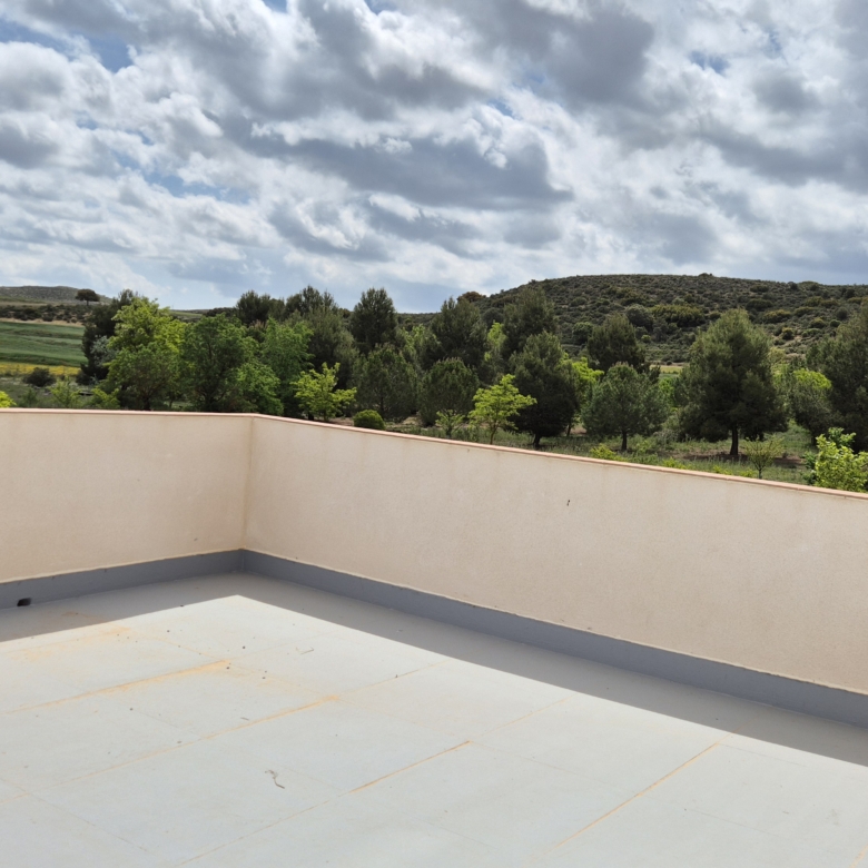 B&B te koop in Almansa: Unieke Off-grid Finca met Toeristische Licentie