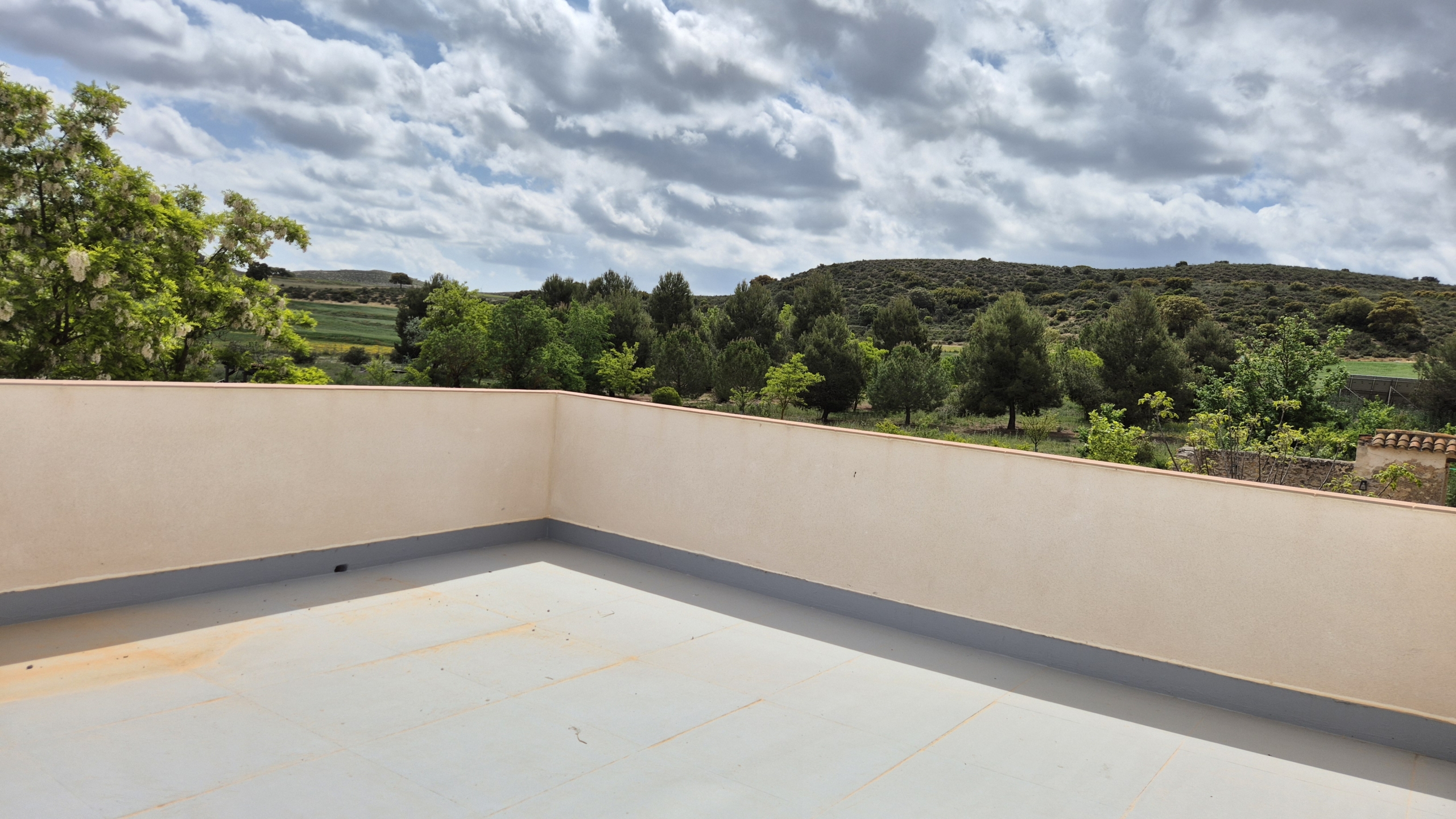 B&B te koop in Almansa: Unieke Off-grid Finca met Toeristische Licentie