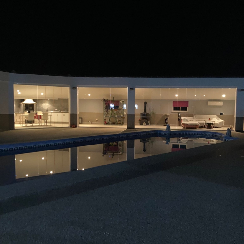 Unieke luxe villa met gastenverblijf en privézwembad te koop in Hondón de los Frailes