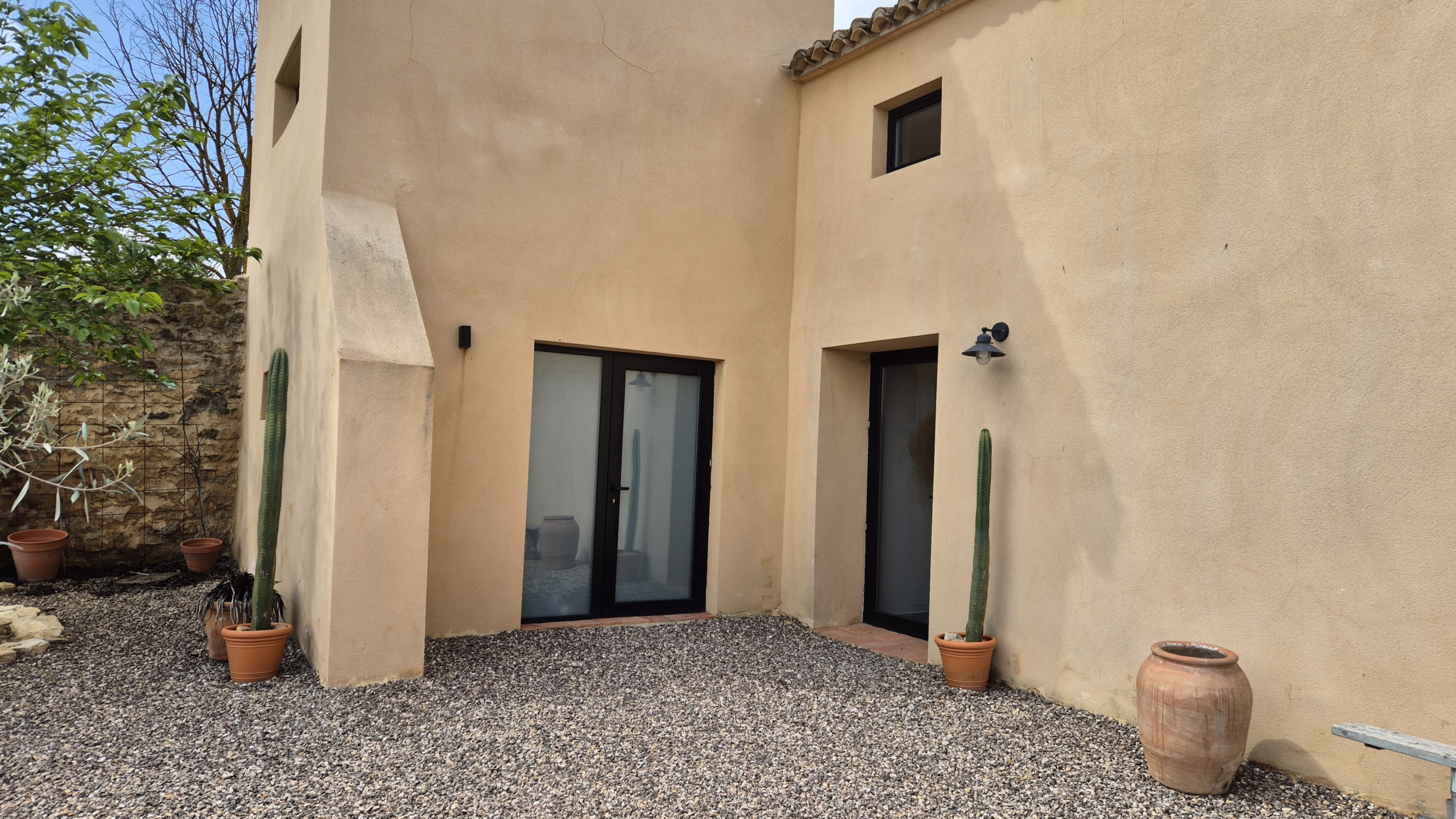 B&B te koop in Almansa: Unieke Off-grid Finca met Toeristische Licentie