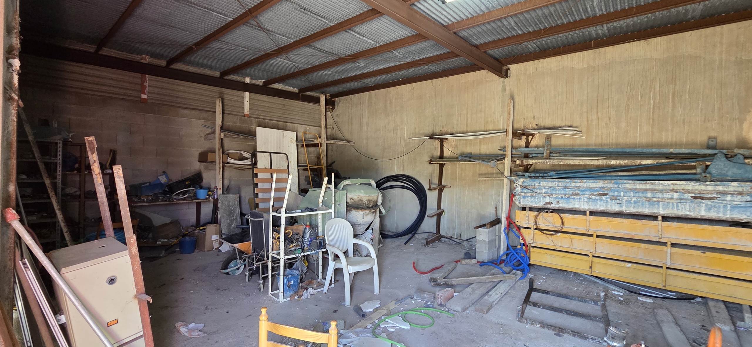 Landgoed met gastenverblijf, zwembad en loods