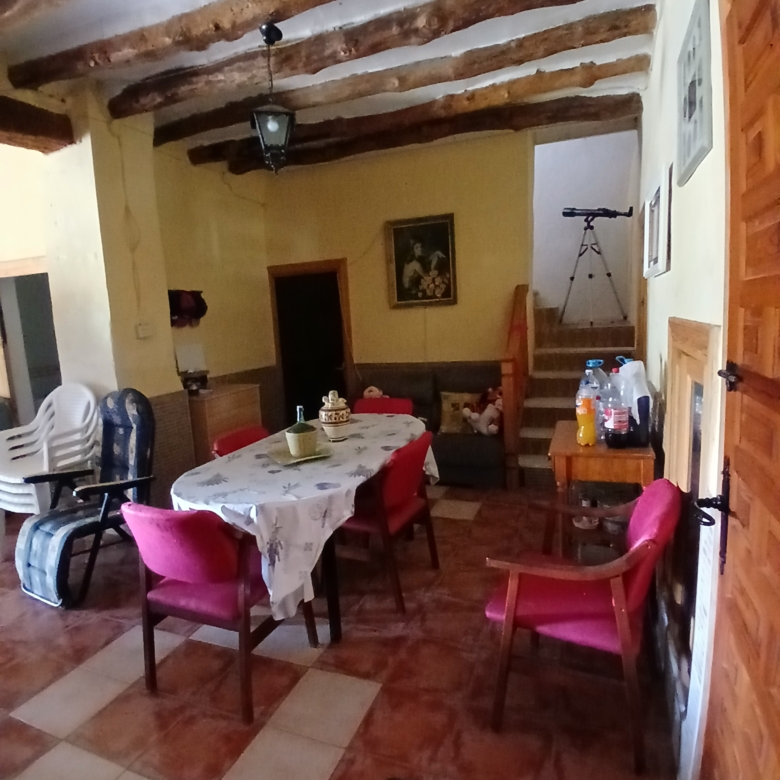 Exclusieve Off-Grid Finca met Gigantisch Perceel & Zwembad in Caudete