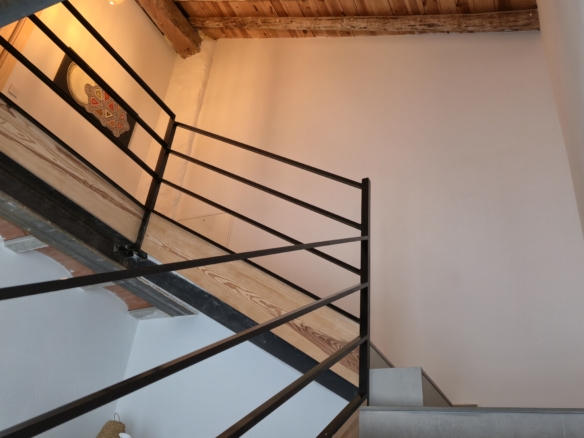 B&B te koop in Almansa: Unieke Off-grid Finca met Toeristische Licentie