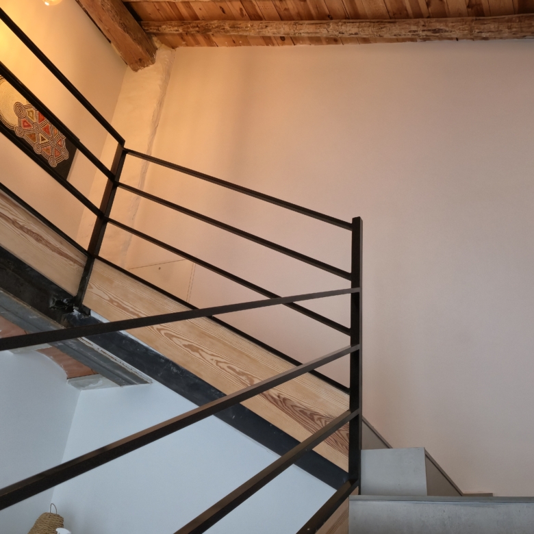 B&B te koop in Almansa: Unieke Off-grid Finca met Toeristische Licentie
