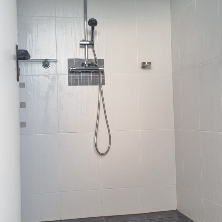 Unieke luxe villa met gastenverblijf en privézwembad te koop in Hondón de los Frailes