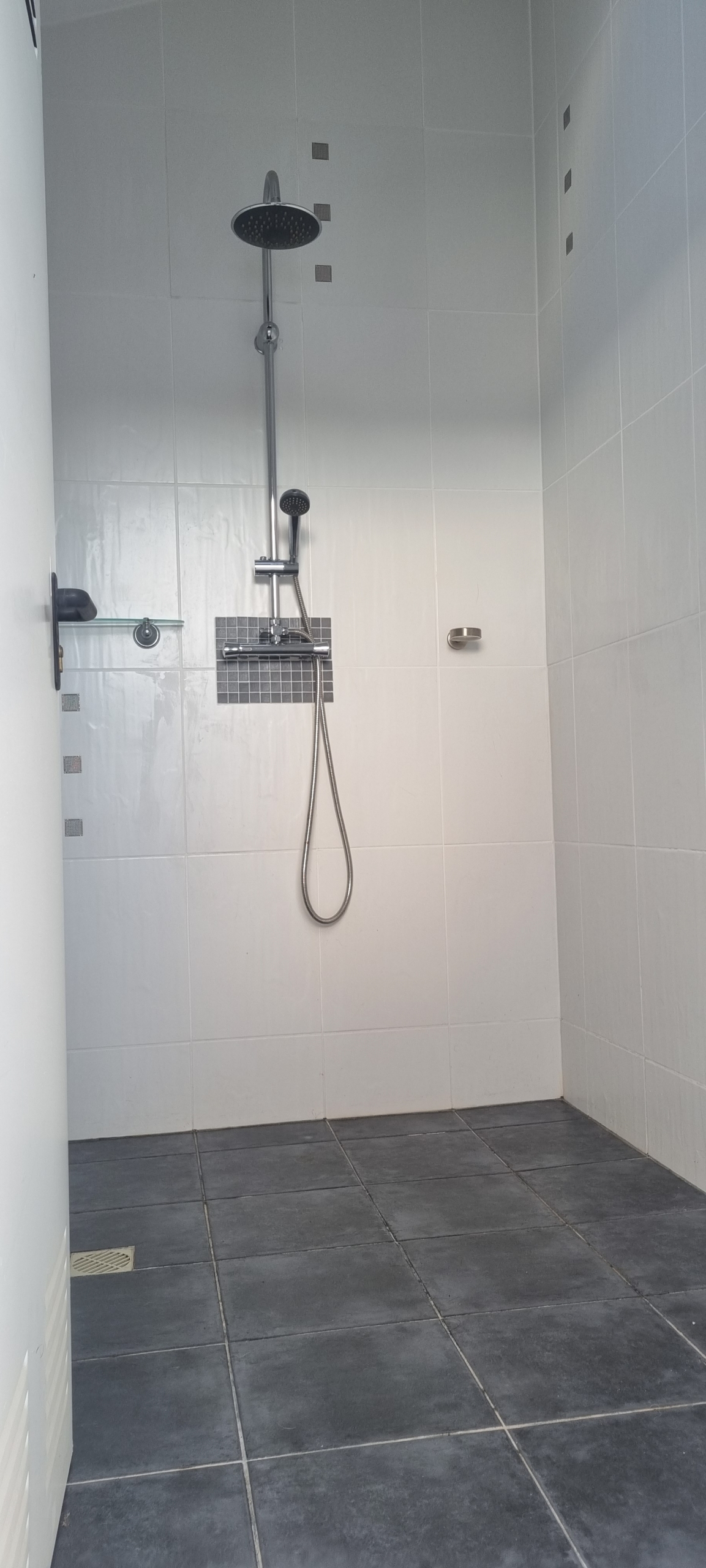 Unieke luxe villa met gastenverblijf en privézwembad te koop in Hondón de los Frailes