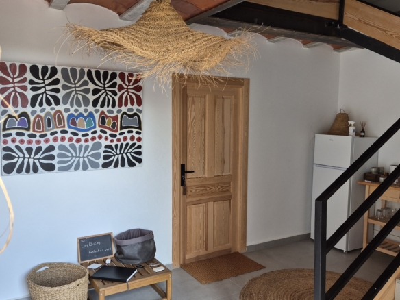 B&B te koop in Almansa: Unieke Off-grid Finca met Toeristische Licentie