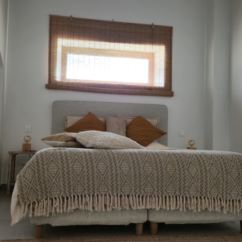 B&B te koop in Almansa: Unieke Off-grid Finca met Toeristische Licentie