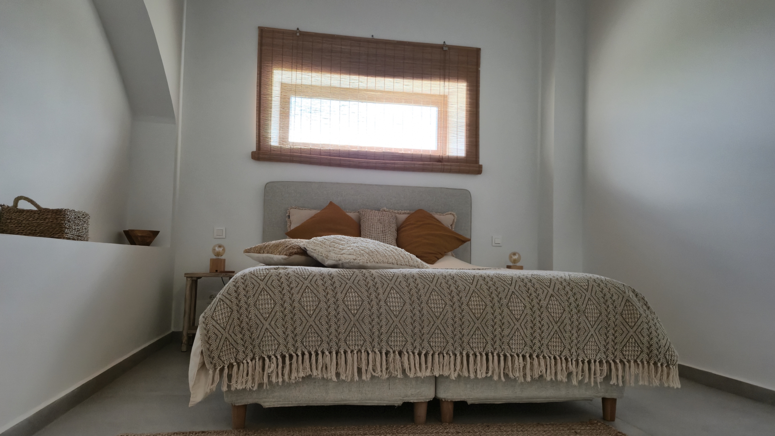 B&B te koop in Almansa: Unieke Off-grid Finca met Toeristische Licentie