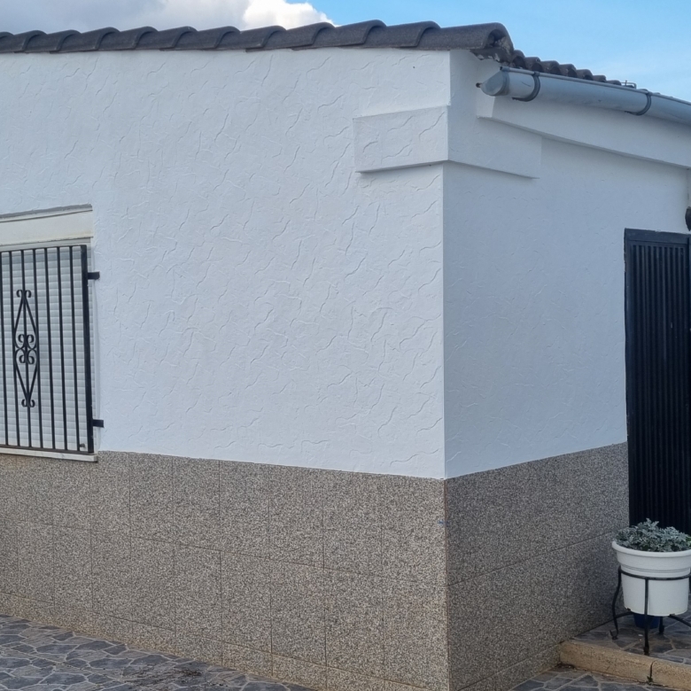 Unieke luxe villa met gastenverblijf en privézwembad te koop in Hondón de los Frailes