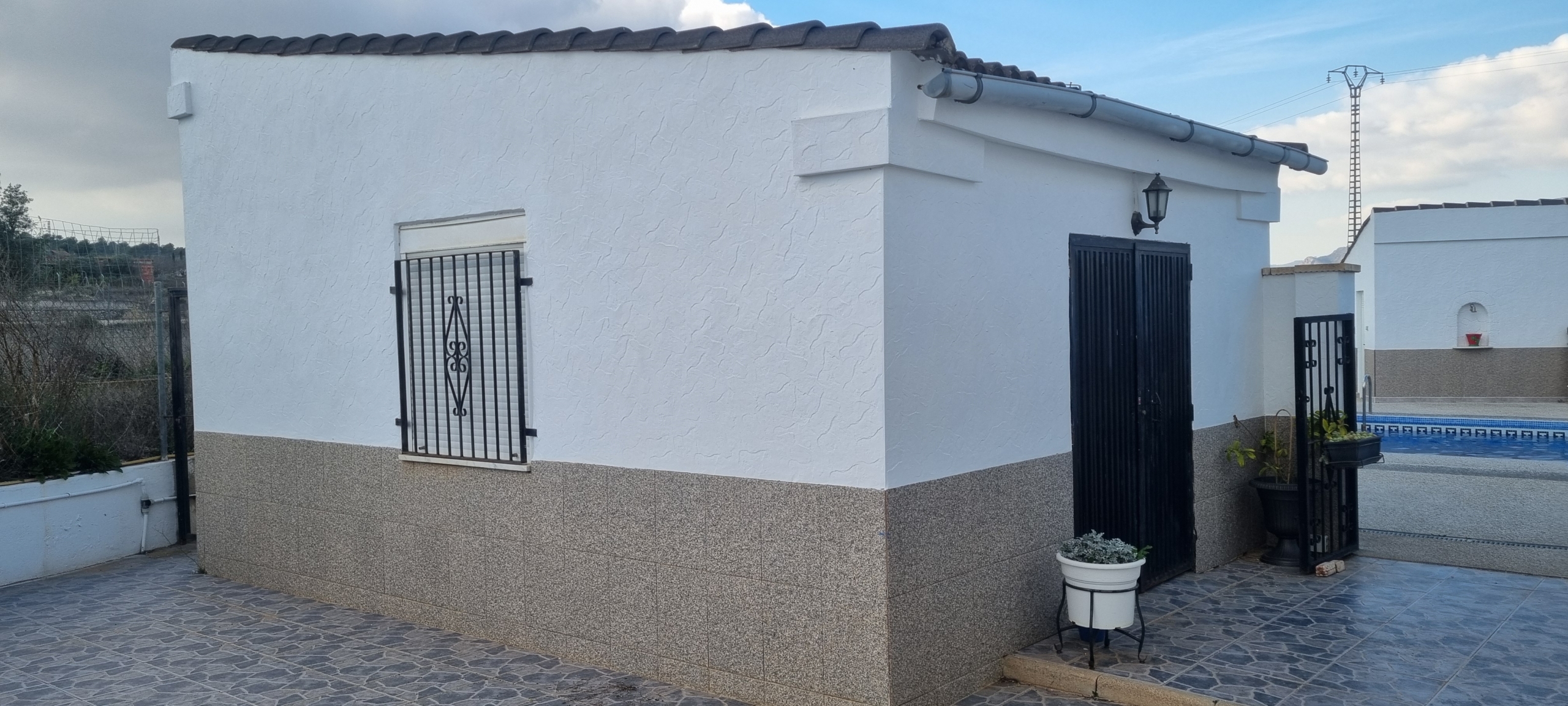Unieke luxe villa met gastenverblijf en privézwembad te koop in Hondón de los Frailes