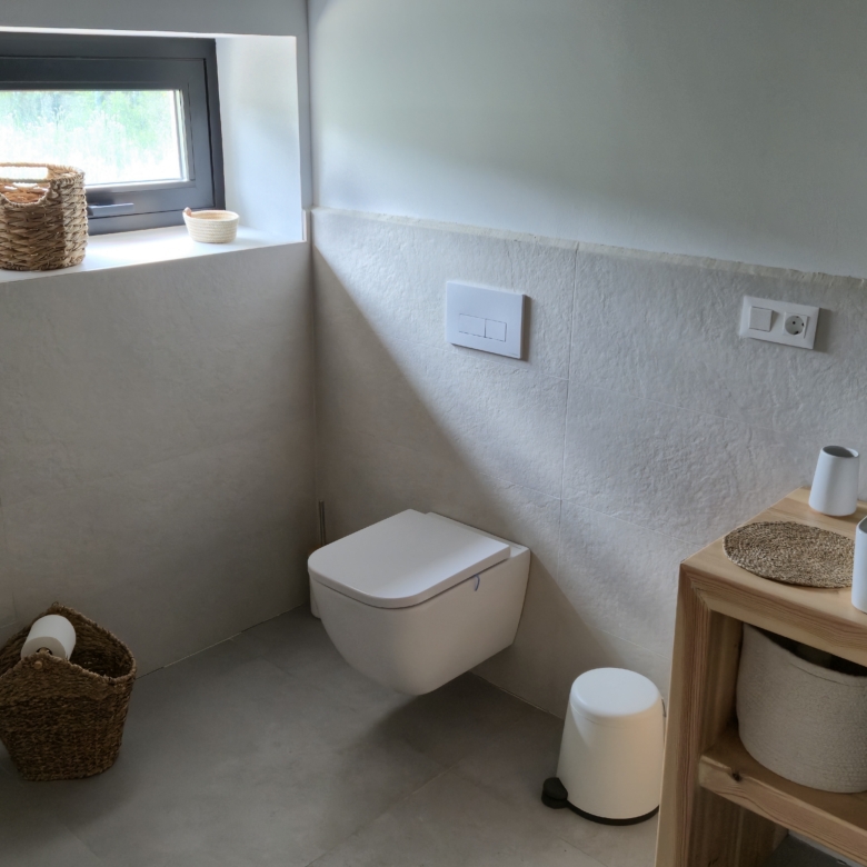 B&B te koop in Almansa: Unieke Off-grid Finca met Toeristische Licentie