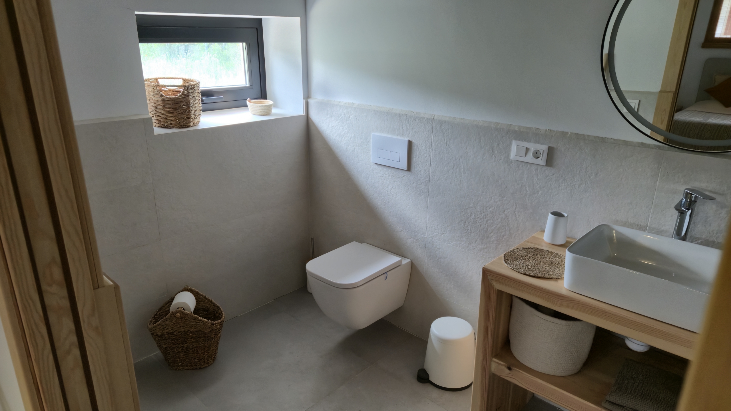 B&B te koop in Almansa: Unieke Off-grid Finca met Toeristische Licentie