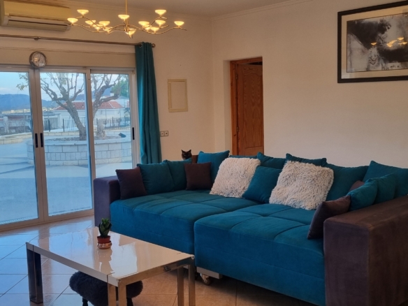 Unieke luxe villa met gastenverblijf en privézwembad te koop in Hondón de los Frailes
