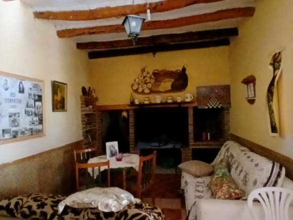 Exclusieve Off-Grid Finca met Gigantisch Perceel & Zwembad in Caudete