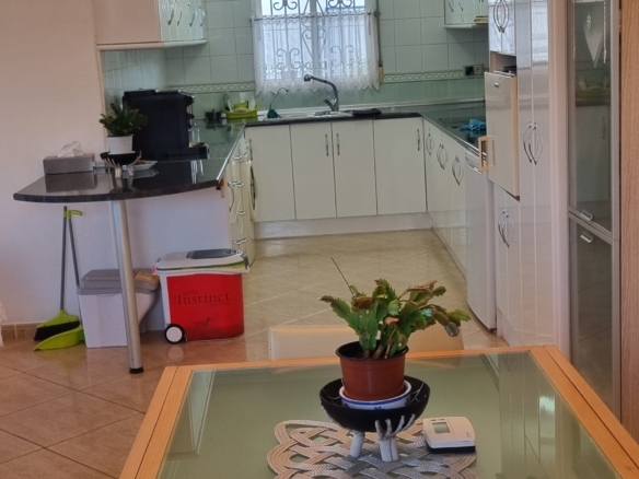 Unieke luxe villa met gastenverblijf en privézwembad te koop in Hondón de los Frailes