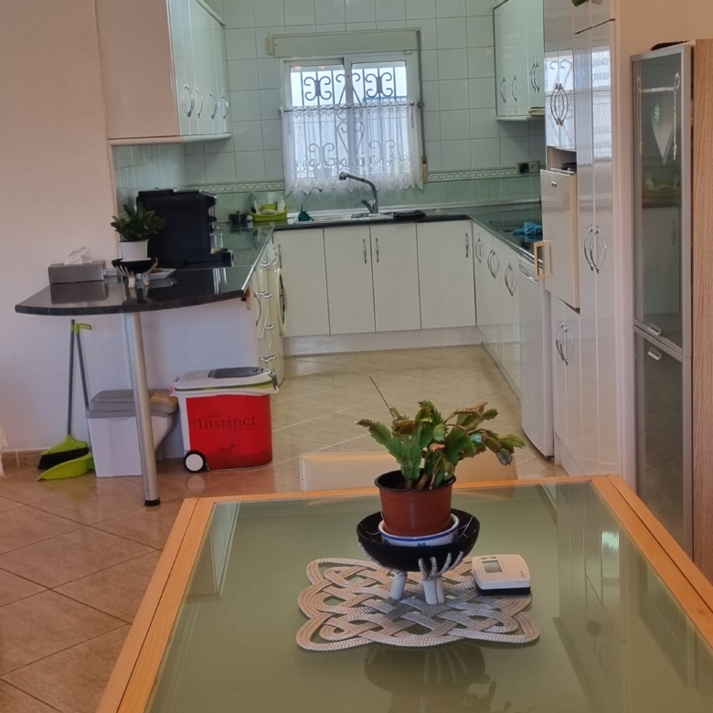 Unieke luxe villa met gastenverblijf en privézwembad te koop in Hondón de los Frailes