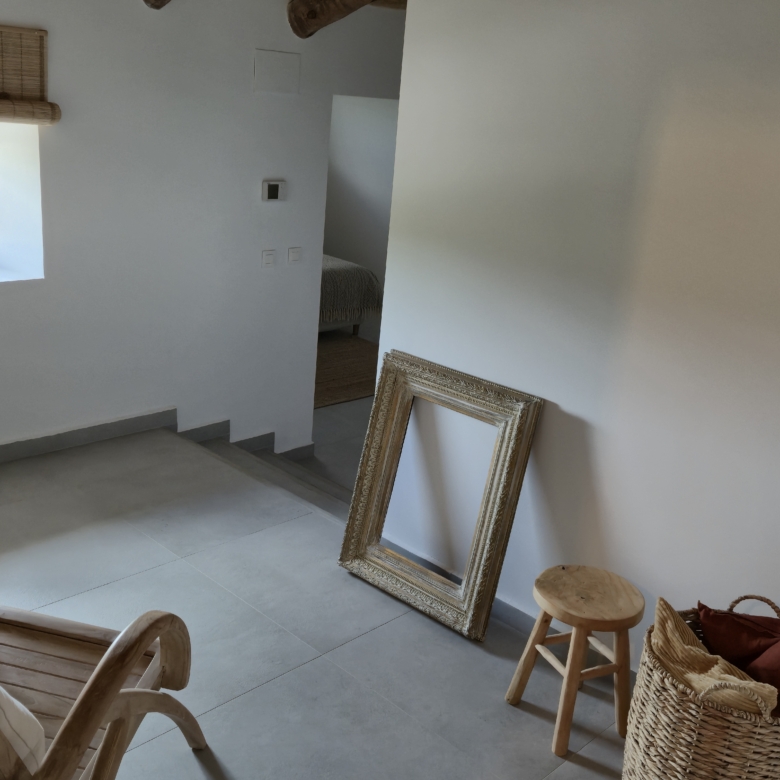 B&B te koop in Almansa: Unieke Off-grid Finca met Toeristische Licentie